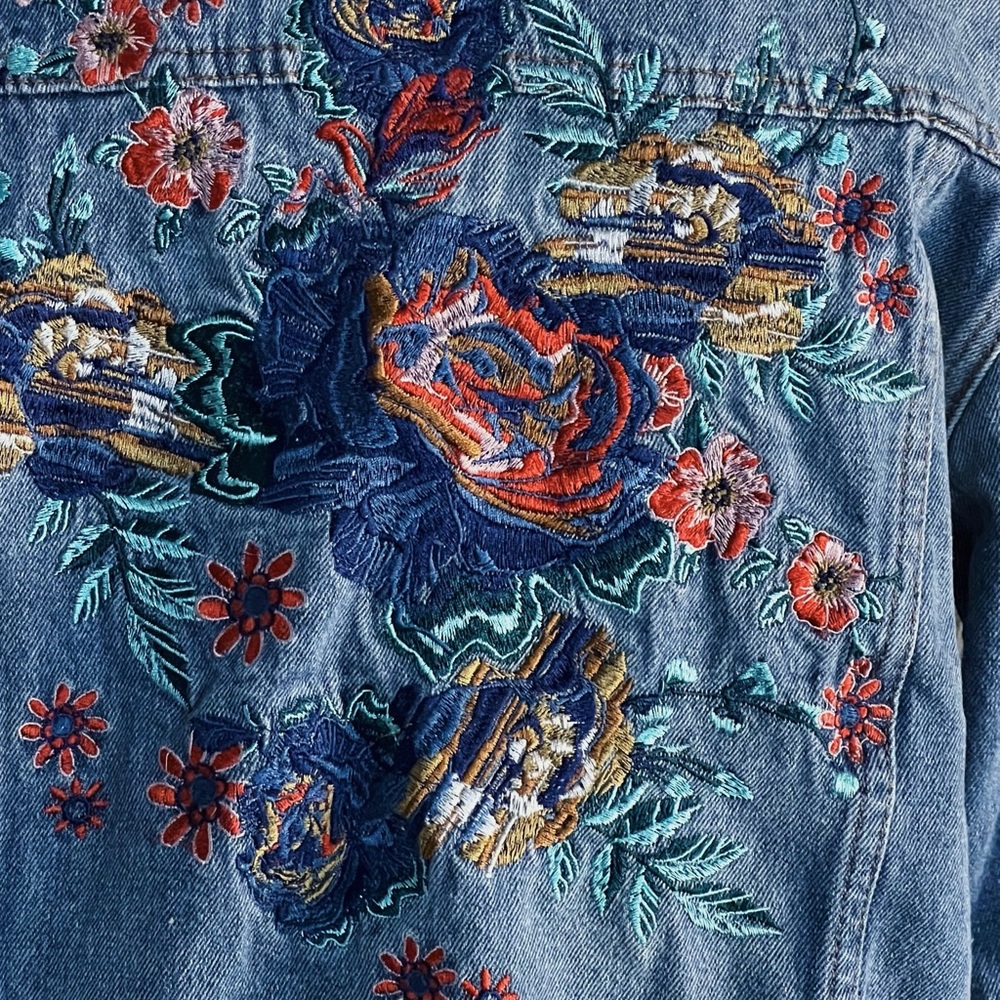 Blu Pepper Denim Jacket with Floral Embroidery NWT - Picture 3 of 6